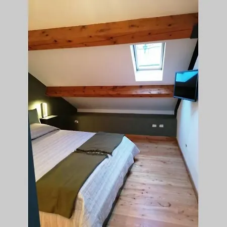 Apartamento 01 Attic Mansarda Secondo Piano No Ascensore No *