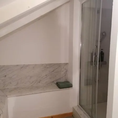 01 Attic Mansarda Secondo Piano No Ascensore No *