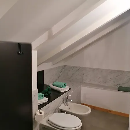 01 Attic Mansarda Secondo Piano No Ascensore No Daire Arona