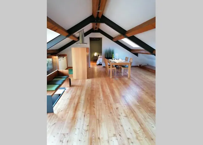 01 Attic Mansarda Secondo Piano No Ascensore No *