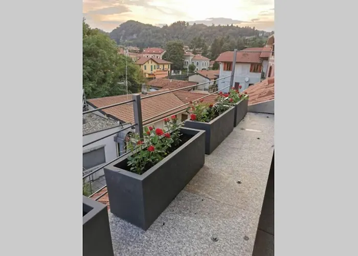 01 Attic Mansarda Secondo Piano No Ascensore No *