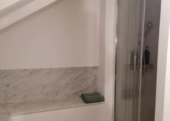 01 Attic Mansarda Secondo Piano No Ascensore No *