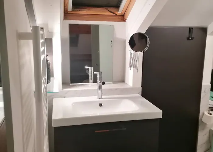 01 Attic Mansarda Secondo Piano No Ascensore No * Arona